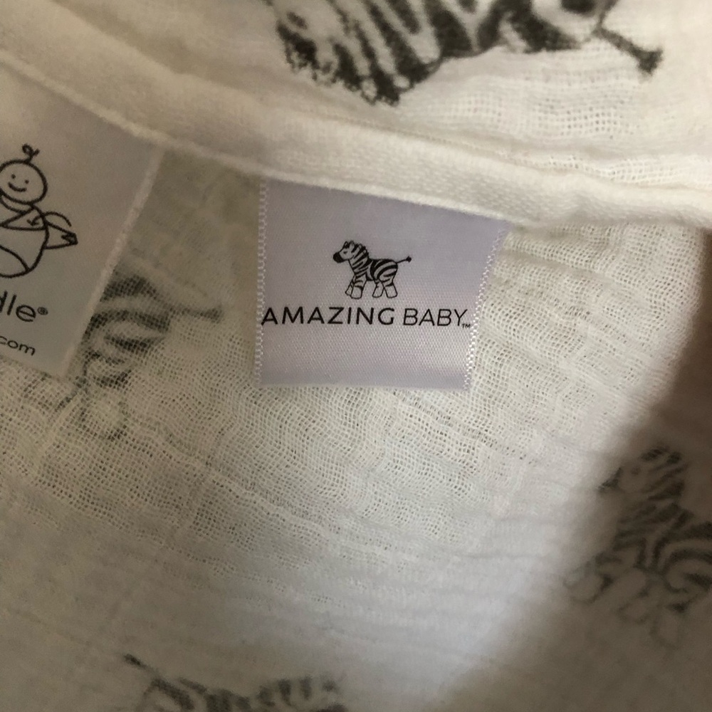 Amazing Baby Zebra Print White Muslin Swaddling Blanket Breathable Cotton - Picture 4 of 8